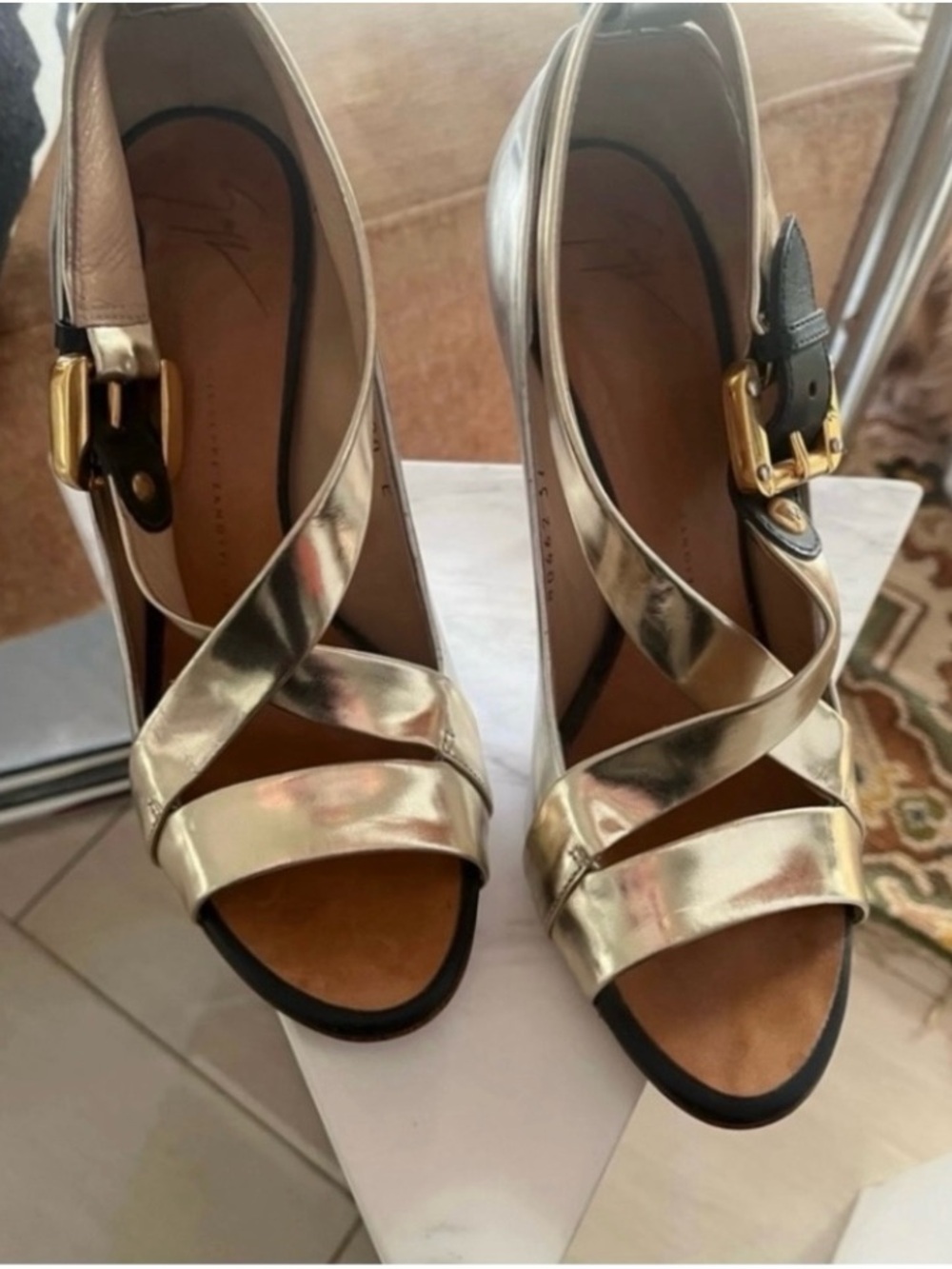 Giuseppe Zanotti Silver and Gold
Heels - Picture 2 of 5